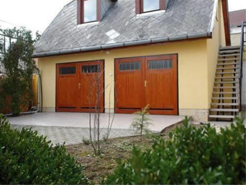 Apartment Villa Attila Hévíz Exterior foto