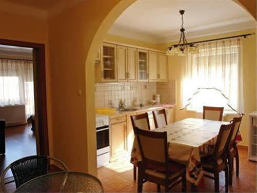 Apartment Villa Attila Hévíz Exterior foto